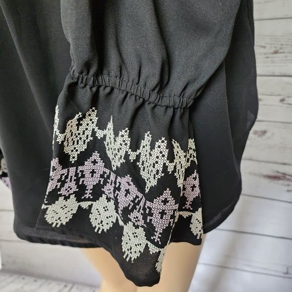 Banjara Off Shoulder Long Bell Sleeve Black Blouse Medium NWT - Picture 4 of 7